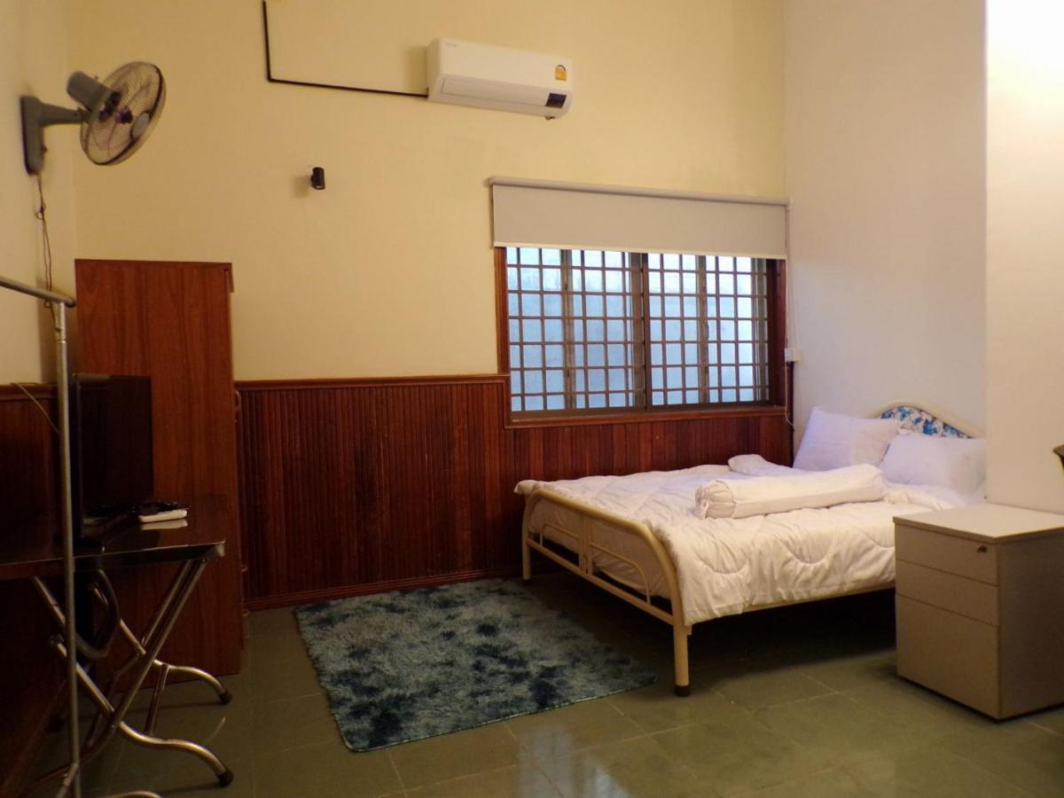 Ferienwohnung Dimocrata Phnom Penh Exterior foto