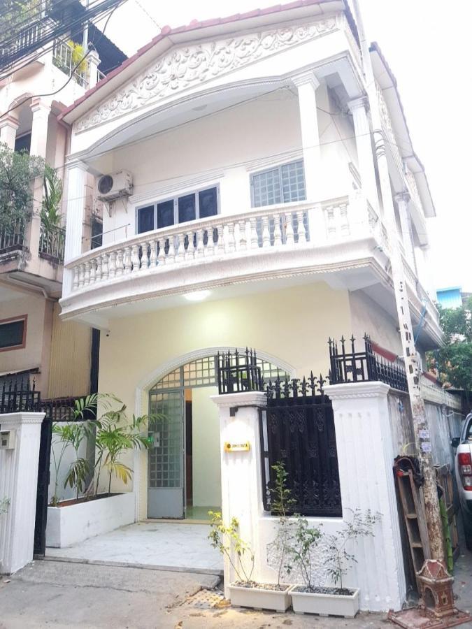 Ferienwohnung Dimocrata Phnom Penh Exterior foto
